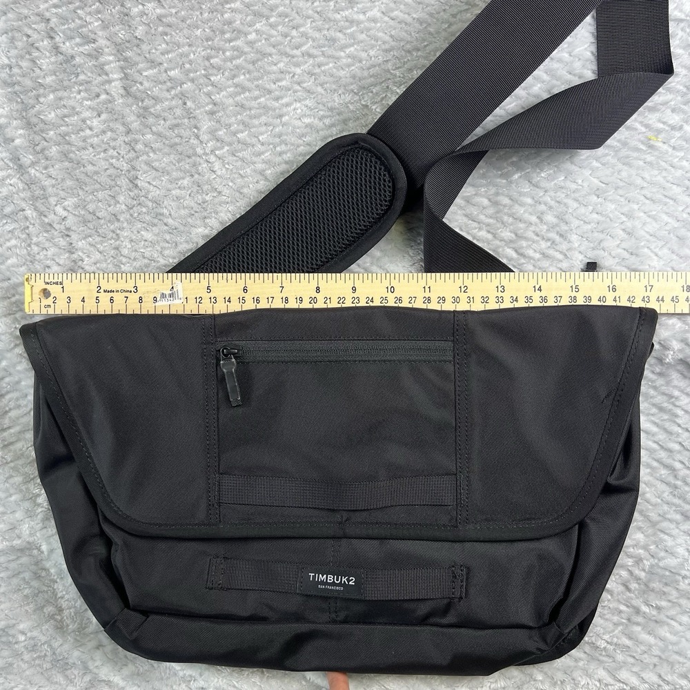 Timbuk2 Catapult Sling Bag Black Laptop Crossbody Commuter Travel OS - Picture 10 of 11